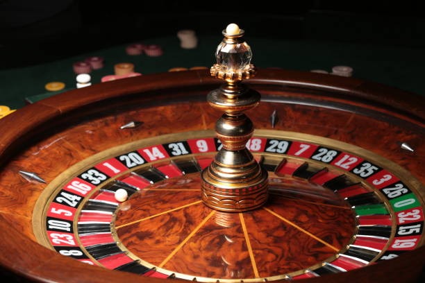 kas77 platform interface showing Liga 1 markets and live dealer tables